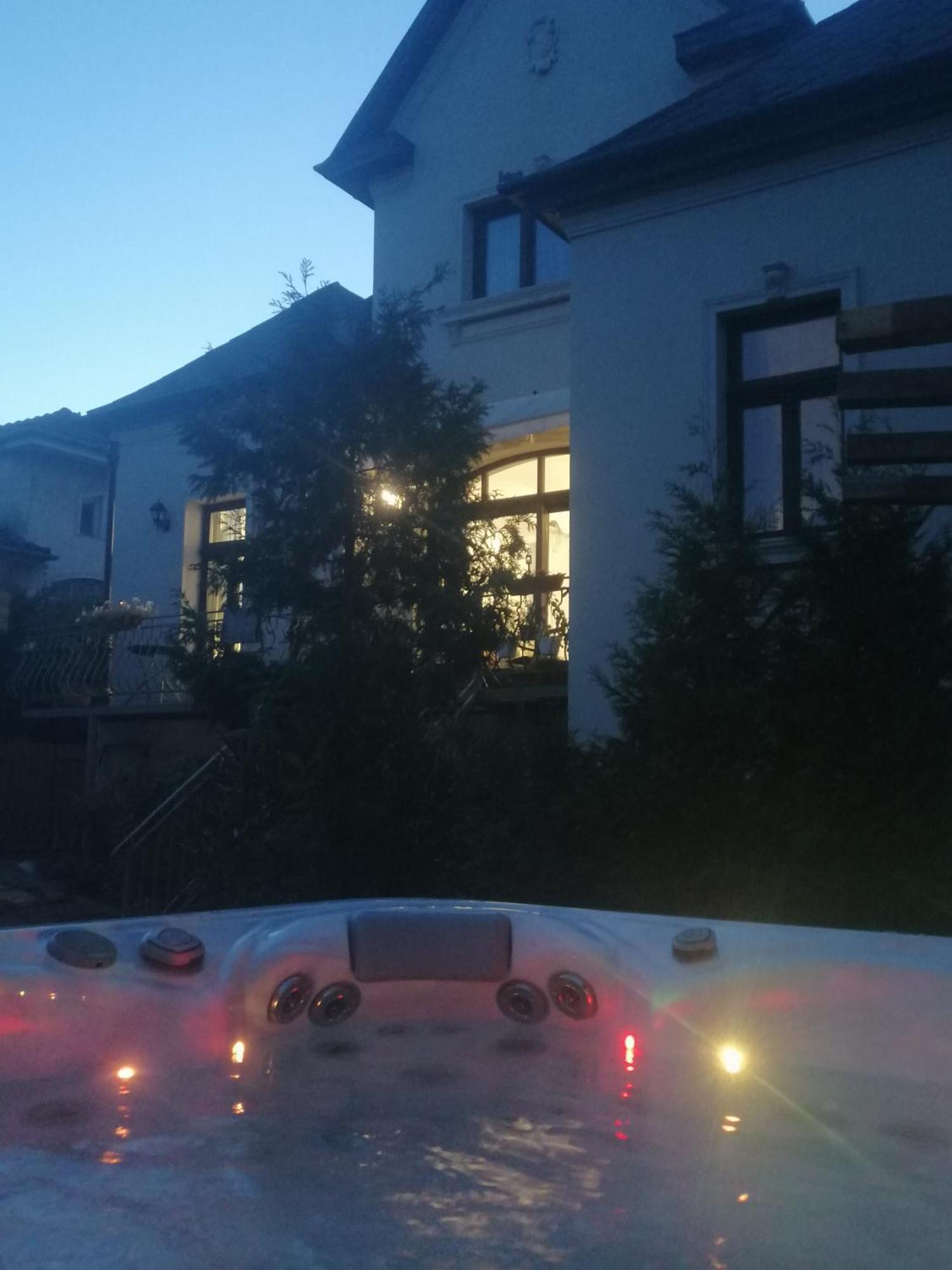 Apartmán Kuria With Private Jacuzzi And Pool Budapešť
